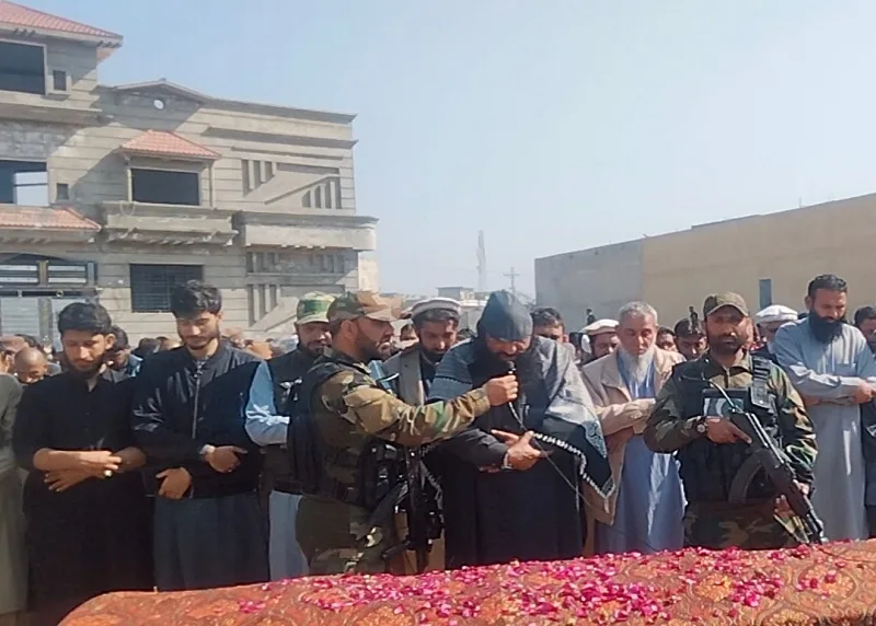 Watch: Top terrorist Syed Salahuddin openly holding prayers at funeral of HM commander in Pak army burial ground