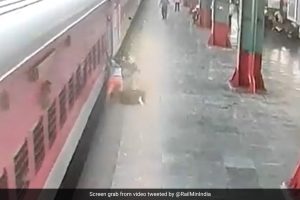 Watch: Brave Railway cop saves man from being crushed by train at Mumbai station