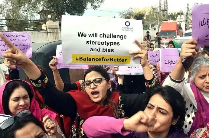 Pakistani women to go ahead with Aurat March braving death threats from radicals
