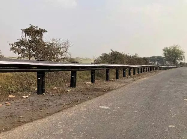 World’s first 200-metre-long Bamboo Crash Barrier installed on Maharashtra highway