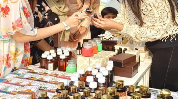 Festival of fragrance in Delhi attracts people in droves