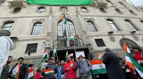 Watch: India supporters gather in strength in London outside Indian High Commission to negate Khalistani narrative