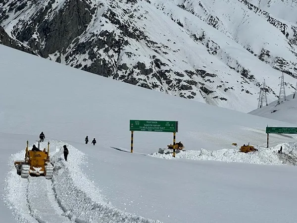 Strategic Watch: Zoji La Pass, lifeline of Ladakh and Gurez Valley, opened after just 68 days