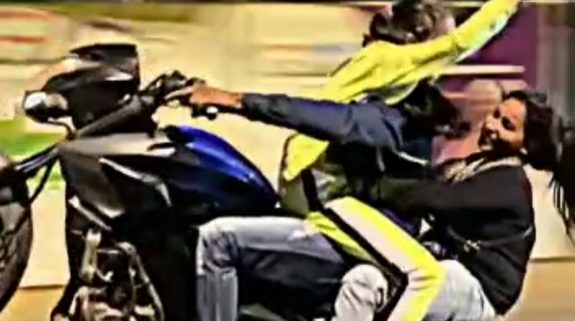 Caught on Camera: Mumbai biker with 2 girls as pillion riders does dangerous stunts, cops file case