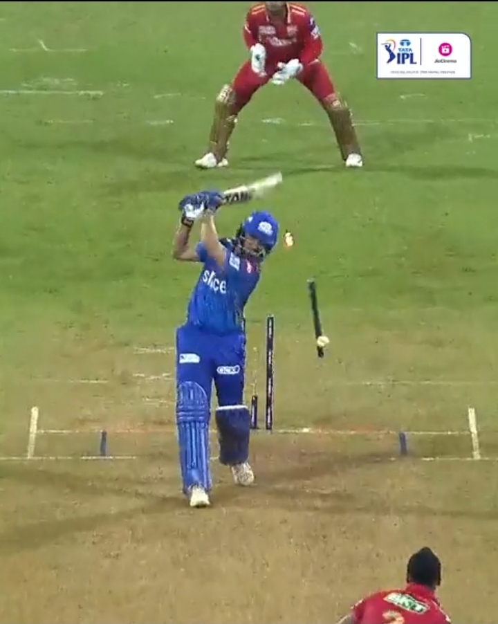 Watch: Arshdeep breaks middle stump twice in two consecutive balls of last IPL over