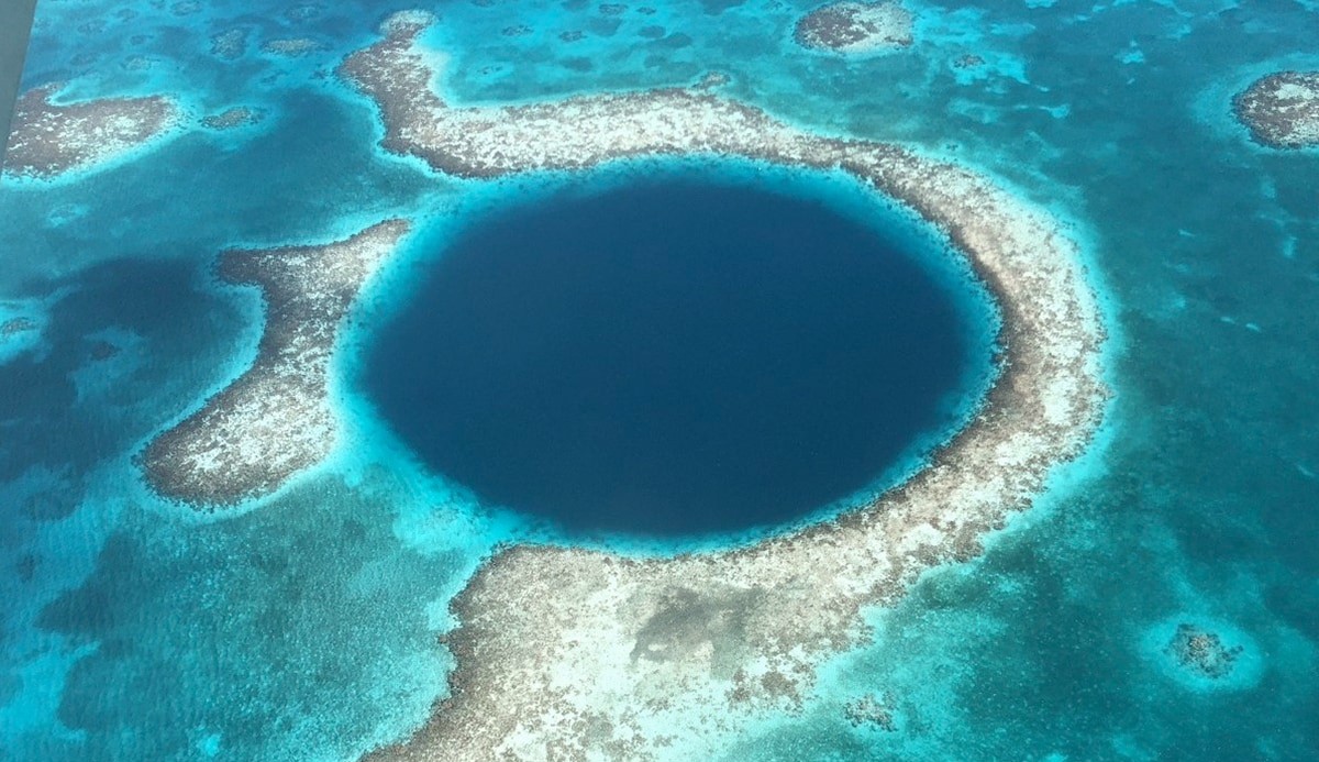 900 feet deep blue hole found off Mexico coast