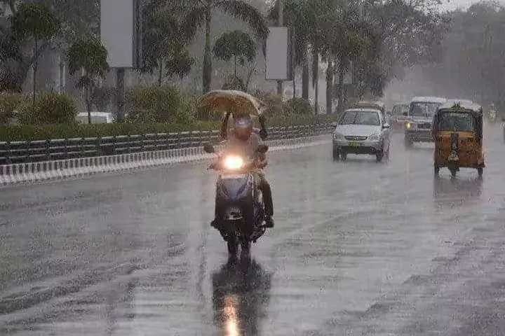 Weather office issues alert on heavy rain in Karnataka, Andhra, Telangana