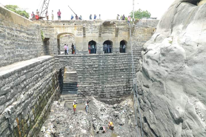 Khammam Fort Stepwell2