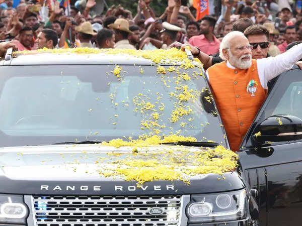 Modi takes Bengaluru by storm as massive crowds turn up on streets to greet People’s Prime Minister