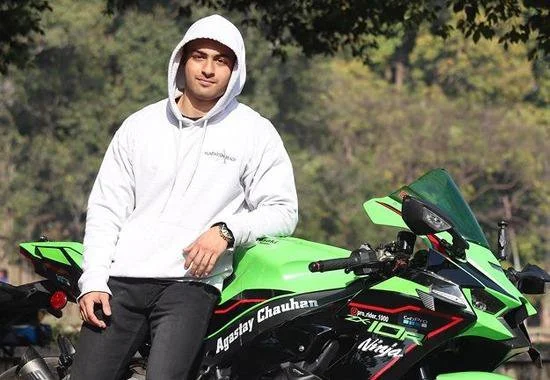 Youtuber dies in Superbike crash while trying to touch 300 kmph on Agra-Delhi Expressway