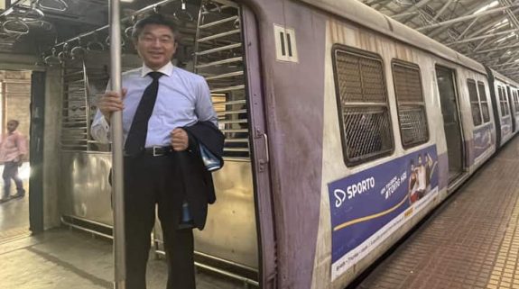 Japanese Ambassador enjoys Mumbai’s local train travel!