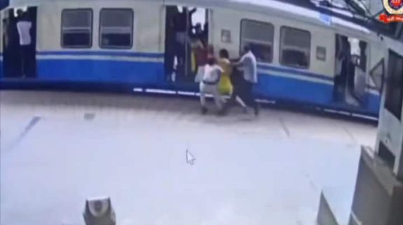 Watch: Brave RPF constable risks life to save passenger