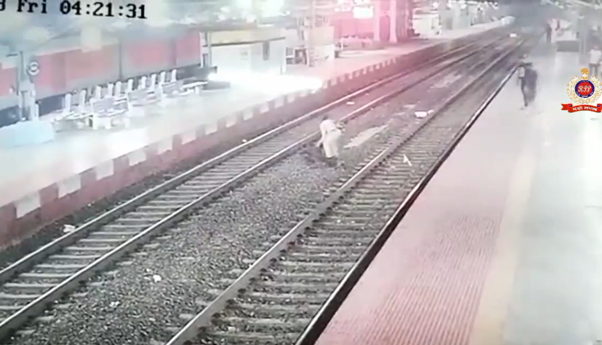 Watch: Brave RPF woman constable risks own life to save man from being crushed by train