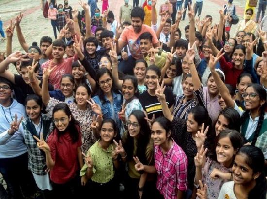 6 of top 10 in IIT entrance exam results are from Hyderabad zone