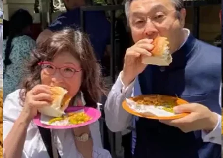 Watch: Japan’s Ambassador enjoying street food in Pune