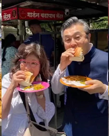 Watch: Japan’s Ambassador enjoying street food in Pune
