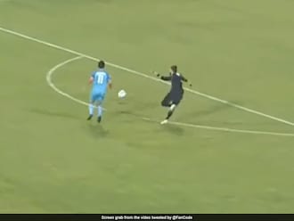 Watch: India captain Sunil Chhetri charges in to score as Pakistan goalie bungles