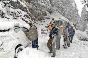 290 tourists stranded amid deep snow in Himachal’s Chandratal rescued in daring mission
