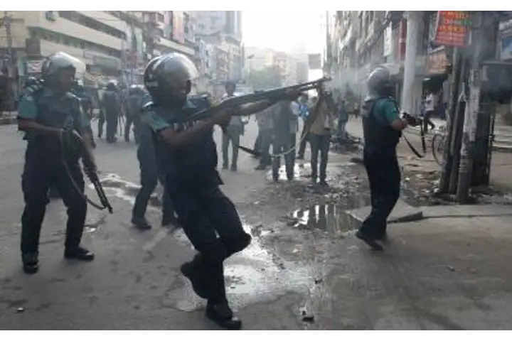 BNP supporters clash with police in Bangladesh, 90 detained