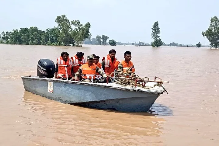 Major devastation averted in Punjab border areas as flood water flows into Pakistan