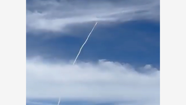 Rare video shot from plane window captures Chandrayaan-3 racing to Moon