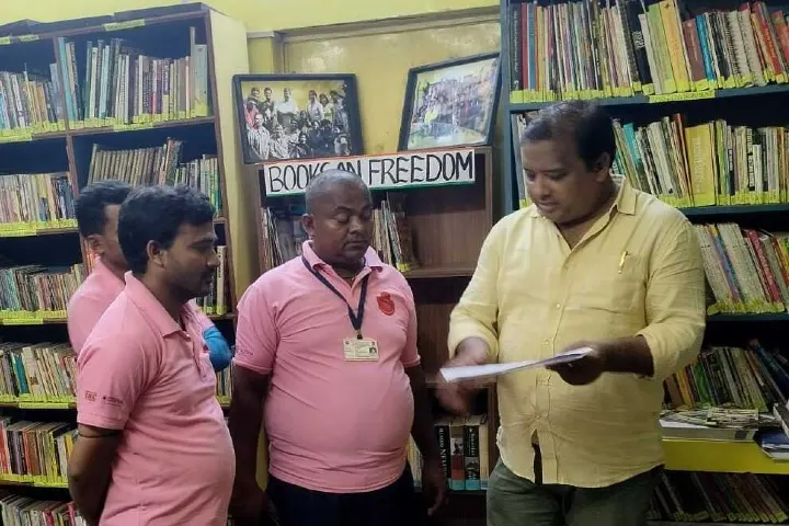 Bhubaneswar police reaches out to underprivileged kids, starts city’s first community library for them