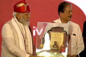 Watch: PM receives Lokmanya Tilak award, donates prize money to Namami Gange project