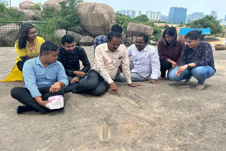 Groves dating back to 2000 BCE used for sharpening stone tools found in Hyderabad