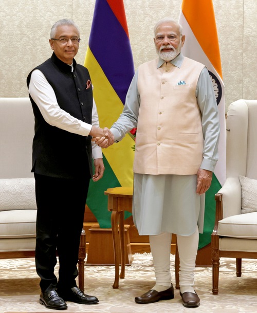 Modi meets Mauritian counterpart Pravind Kumar Jugnauth before G20 Summit