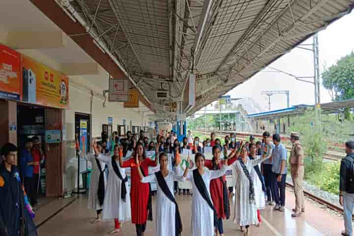 Southern Railway Cleanliness Campaign2