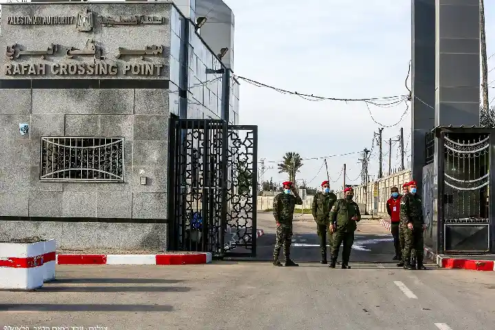 ‘Nowhere to go’: Egypt keeps Rafah shut for Gazans