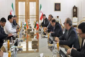 Indian Minister of Ports, Iran Foreign Minister stress on long-term maritime cooperation