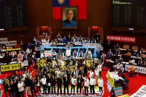 Taiwan: Young protesters rally against tighter scrutiny by pro-China lawmakers